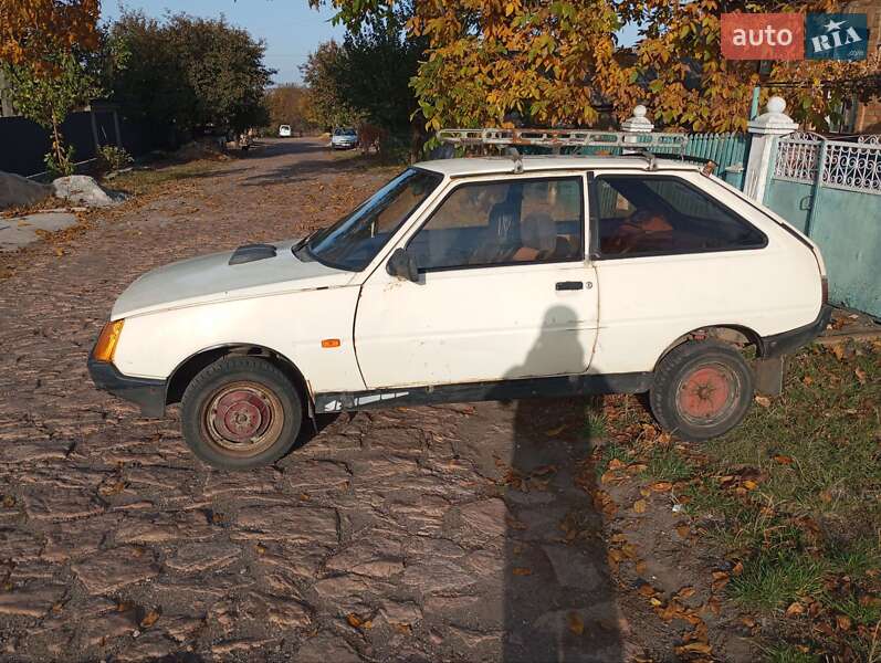 Хэтчбек ЗАЗ 1102 Таврия 1990 в Новоукраинке