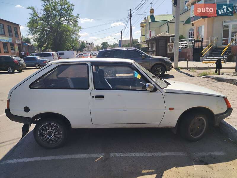 Хэтчбек ЗАЗ 1102 Таврия 1988 в Вознесенске