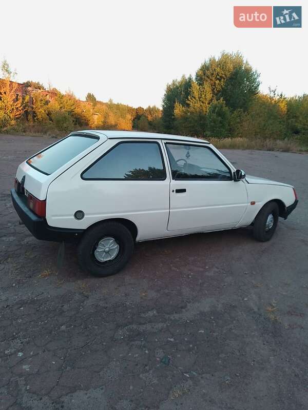 Хэтчбек ЗАЗ 1102 Таврия 1991 в Путивле