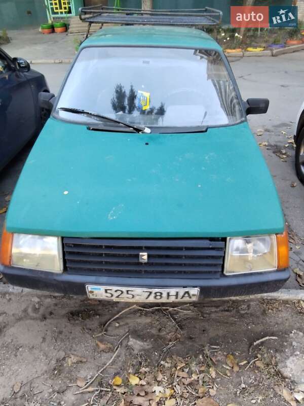 Хэтчбек ЗАЗ 1102 Таврия 1990 в 