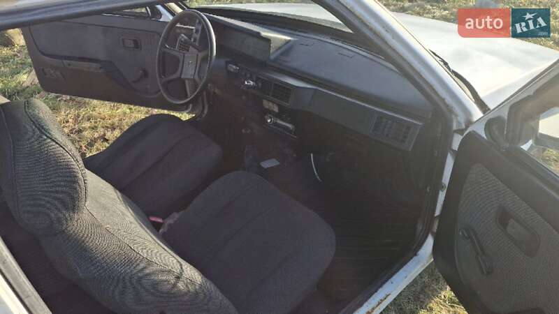 Хетчбек ЗАЗ 1102 Таврія 1992 в Мурованих Курилівцях