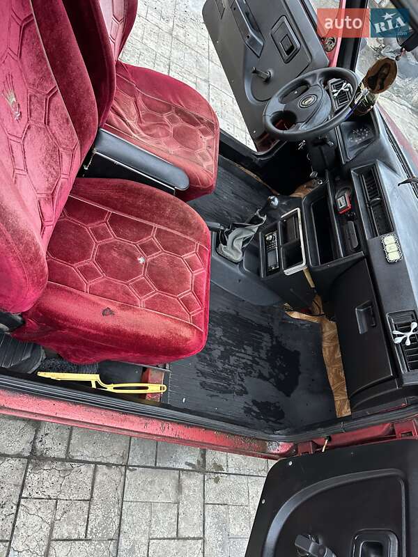 Хетчбек ЗАЗ 1102 Таврія 1992 в Балаклії фото 4 Хетчбек ЗАЗ 1102 Таврія 1992 в Балаклії