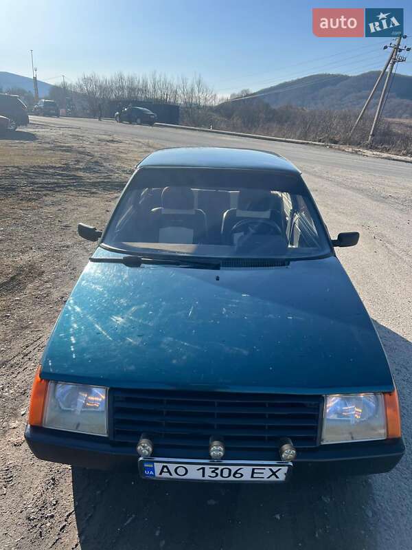 Хэтчбек ЗАЗ 1102 Таврия 1998 в Нижних Воротах