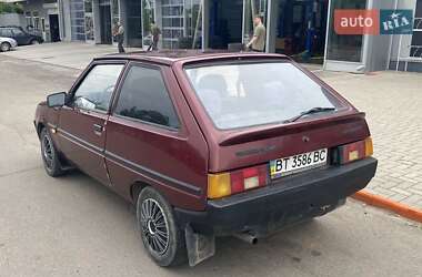 Хетчбек ЗАЗ 1102 Таврія 2001 в 