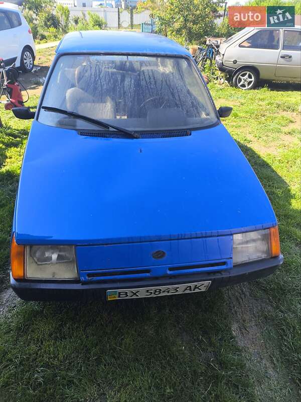 Хэтчбек ЗАЗ 1102 Таврия 1997 в Хотине