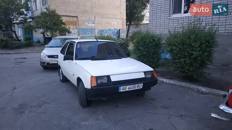 ЗАЗ 1102 Таврія 2001