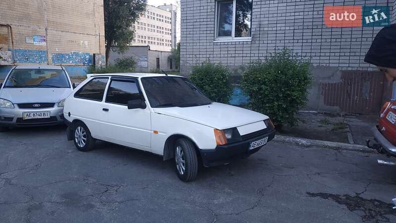 Хэтчбек ЗАЗ 1102 Таврия 2001 в Каменском