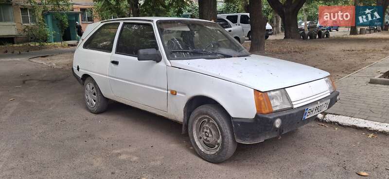 ЗАЗ 1102 Таврия 2001