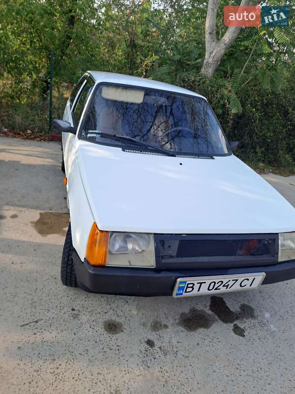 Хэтчбек ЗАЗ 1102 Таврия 1992 в Херсоне