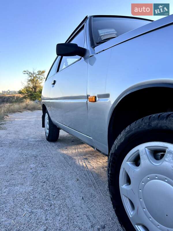 Хетчбек ЗАЗ 1102 Таврія 1997 в Запоріжжі фото 2 Хетчбек ЗАЗ 1102 Таврія 1997 в Запоріжжі