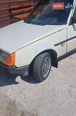 Хэтчбек ЗАЗ 1102 Таврия 1991 в Запорожье