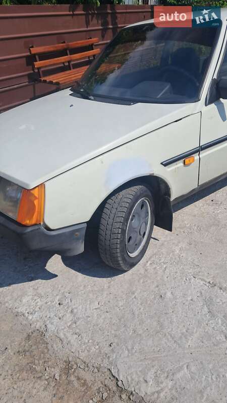 Хэтчбек ЗАЗ 1102 Таврия 1991 в Запорожье фото 3 Хэтчбек ЗАЗ 1102 Таврия 1991 в Запорожье