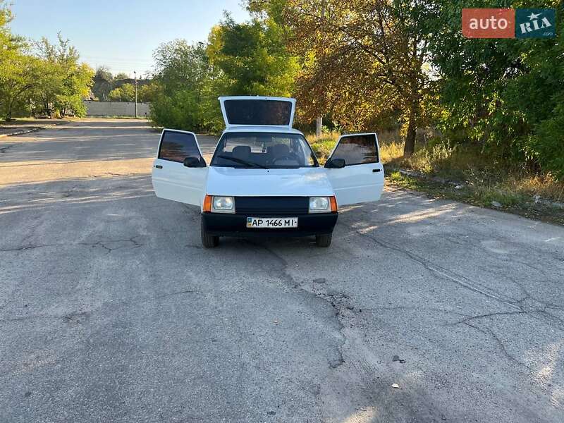 Хетчбек ЗАЗ 1102 Таврія 1994 в Запоріжжі фото 6 Хетчбек ЗАЗ 1102 Таврія 1994 в Запоріжжі