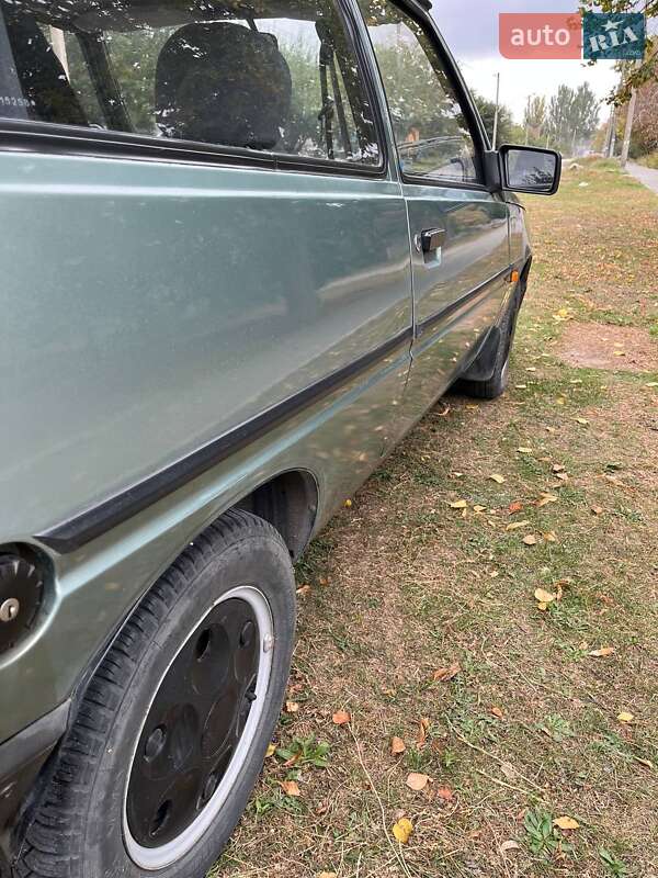 Хетчбек ЗАЗ 1102 Таврія 2006 в Запоріжжі фото 5 Хетчбек ЗАЗ 1102 Таврія 2006 в Запоріжжі
