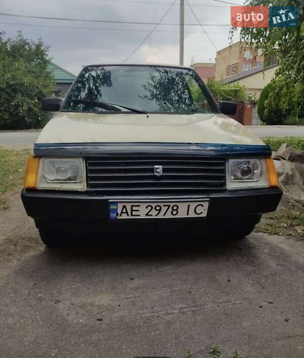 Хэтчбек ЗАЗ 1102 Таврия 1993 в Никополе фото 2 Хэтчбек ЗАЗ 1102 Таврия 1993 в Никополе