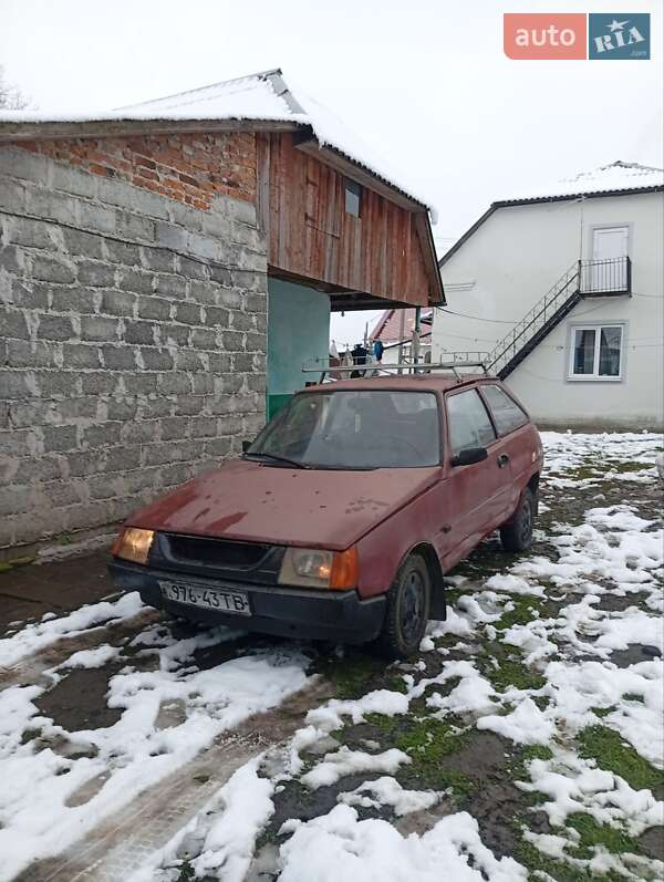 Хэтчбек ЗАЗ 1102 Таврия 1995 в Бобрке