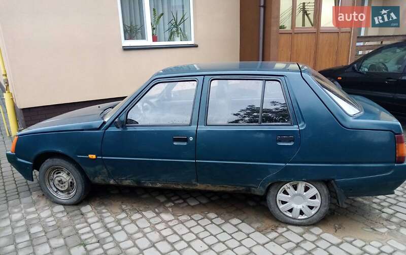 Лифтбек ЗАЗ 1103 Славута 2005 в Луцке