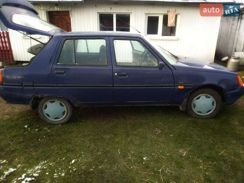 Седан ЗАЗ 1103 Славута 2004 в 