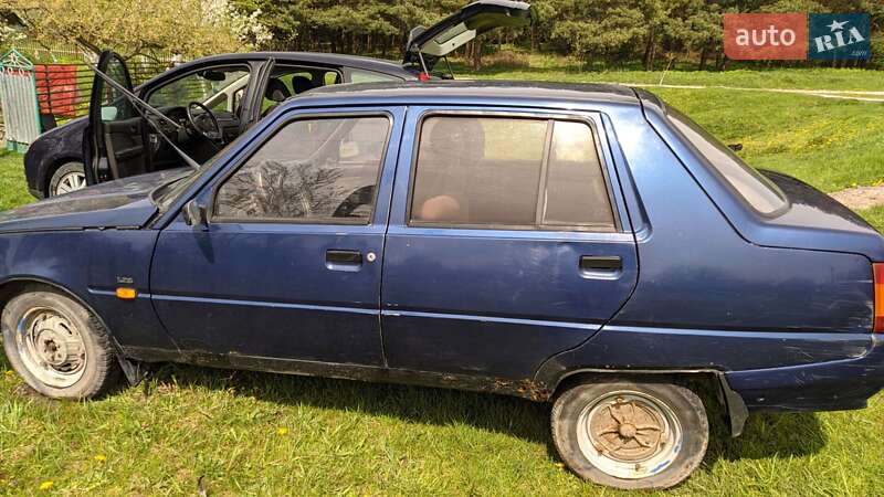 Лифтбек ЗАЗ 1103 Славута 2004 в Радехове