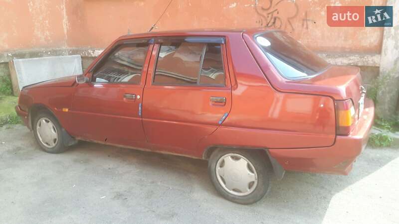 Лифтбек ЗАЗ 1103 Славута 2003 в Чернигове фото 6 Лифтбек ЗАЗ 1103 Славута 2003 в Чернигове