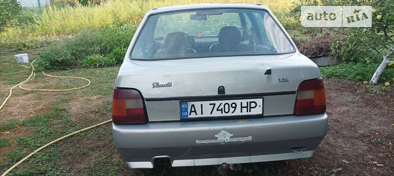 Лифтбек ЗАЗ 1103 Славута 2006 в Киеве