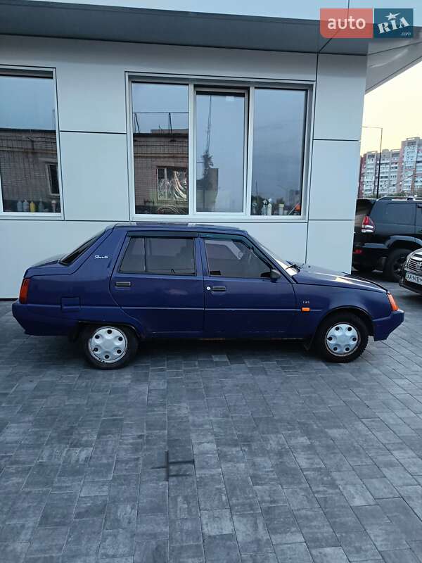 Лифтбек ЗАЗ 1103 Славута 2002 в Днепре