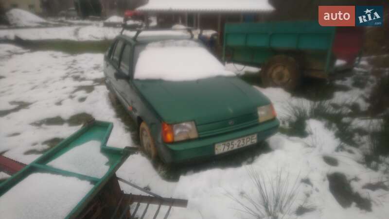 Ліфтбек ЗАЗ 1103 Славута 2002 в Ужгороді