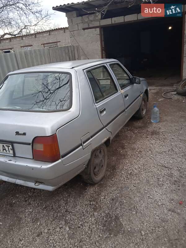 Ліфтбек ЗАЗ 1103 Славута 2003 в Магдалинівці