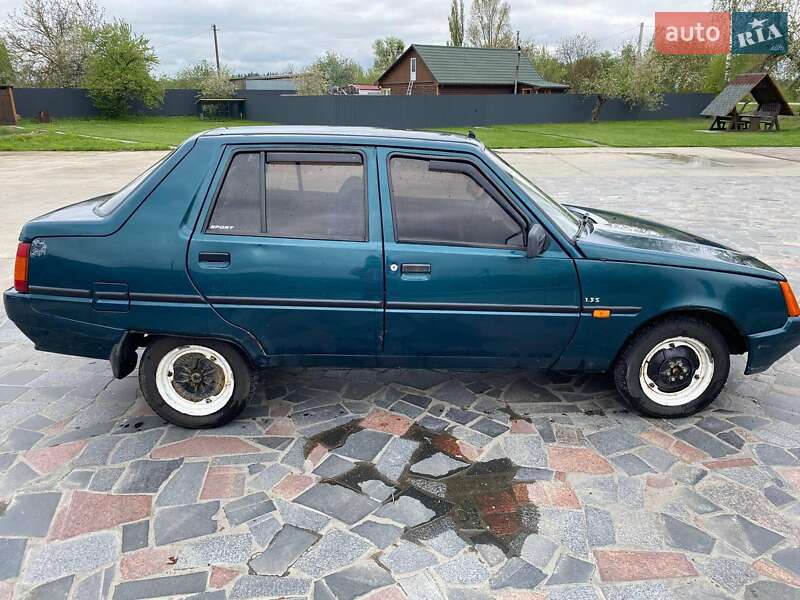 Лифтбек ЗАЗ 1103 Славута 2001 в Пулинах