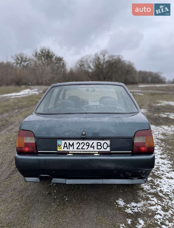 Лифтбек ЗАЗ 1103 Славута 2004 в Киеве