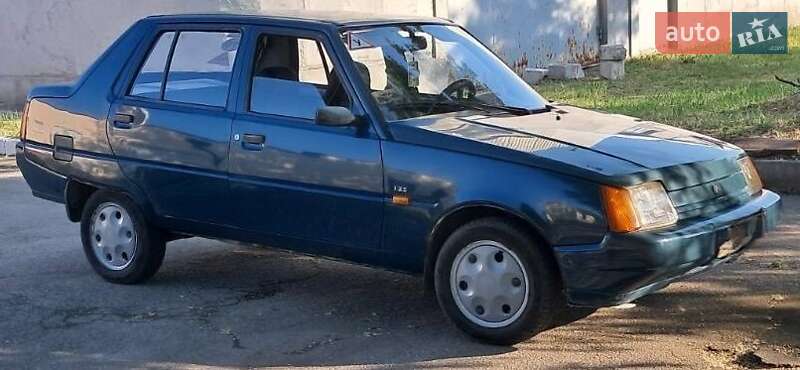 Ліфтбек ЗАЗ 1103 Славута 2004 в Запоріжжі