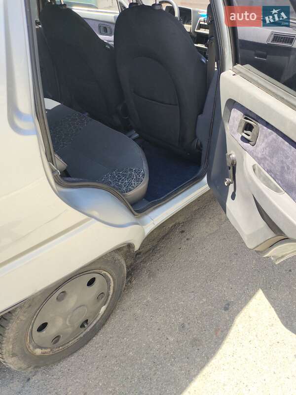 Лифтбек ЗАЗ 1103 Славута 2004 в Николаеве