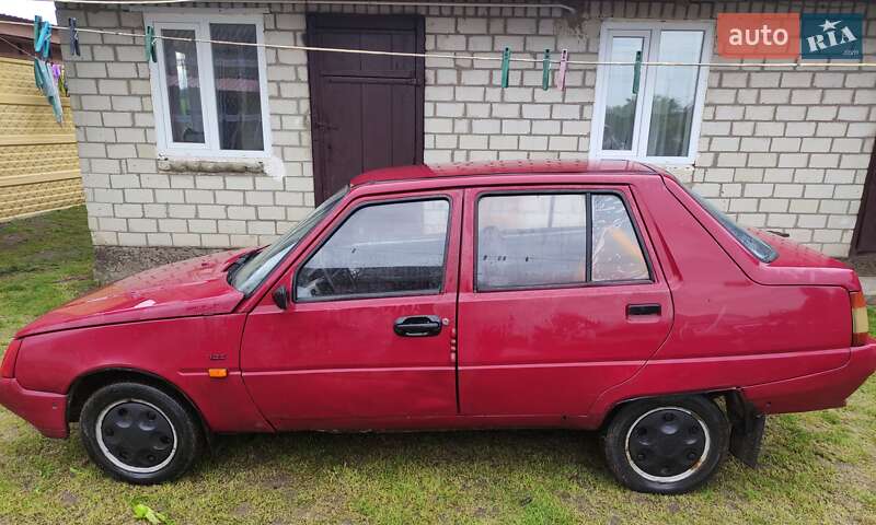 Лифтбек ЗАЗ 1103 Славута 2002 в Ровно