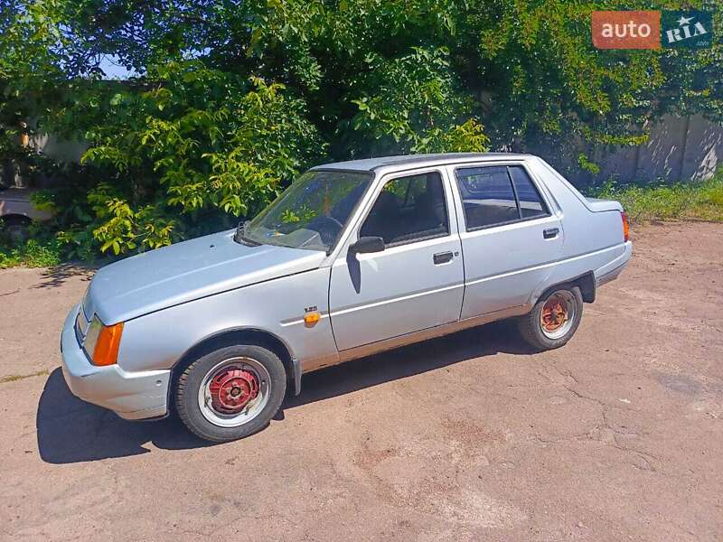 Лифтбек ЗАЗ 1103 Славута 2004 в Чернигове
