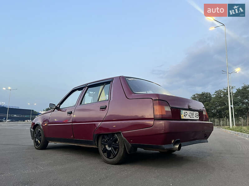 Лифтбек ЗАЗ 1103 Славута 2004 в Новомосковске