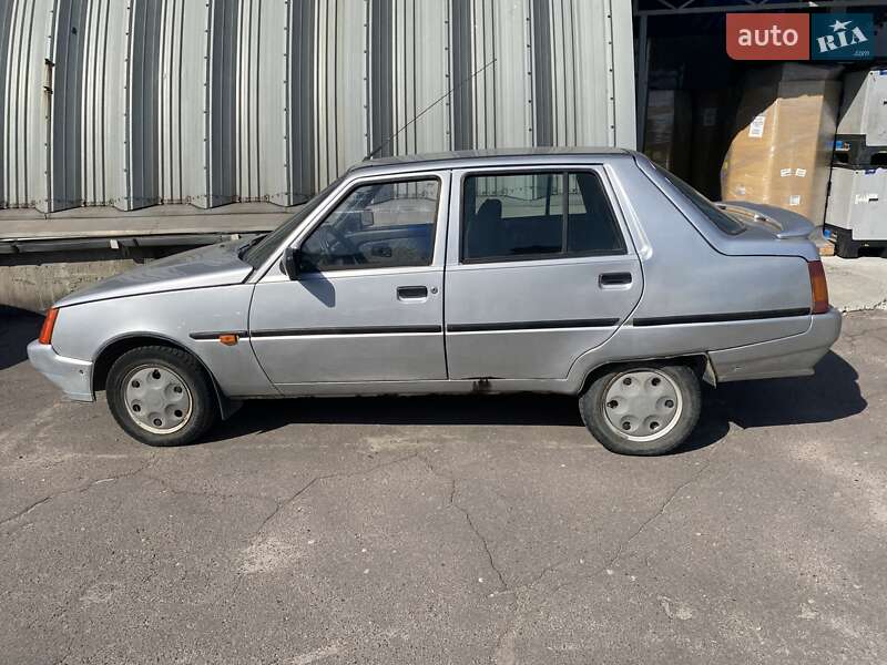 Лифтбек ЗАЗ 1103 Славута 2003 в Каменском