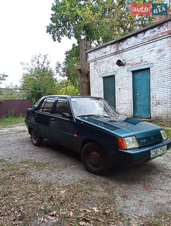 Лифтбек ЗАЗ 1103 Славута 2001 в Песковке