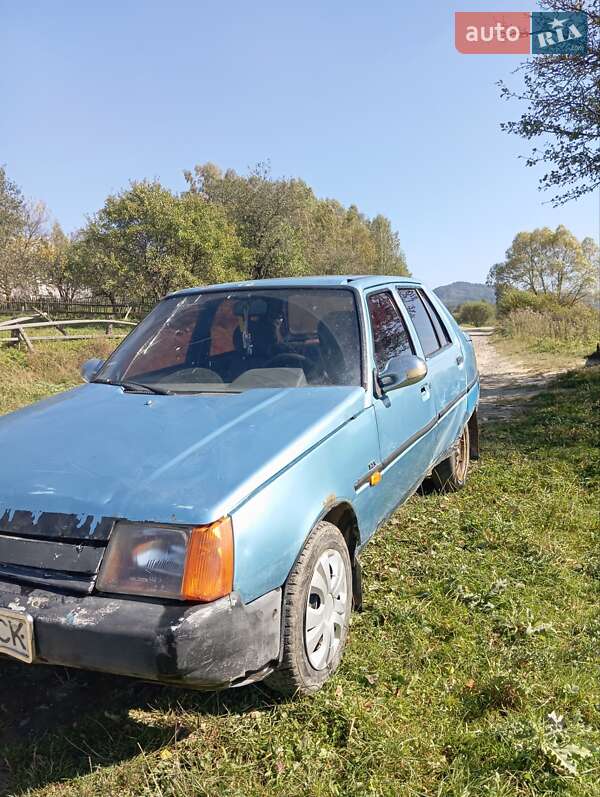 Лифтбек ЗАЗ 1103 Славута 2003 в 