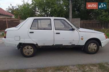 Лифтбек ЗАЗ 1103 Славута 2002 в 