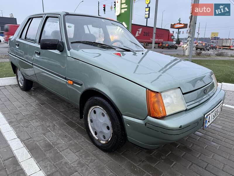 Лифтбек ЗАЗ 1103 Славута 2006 в Гореничах