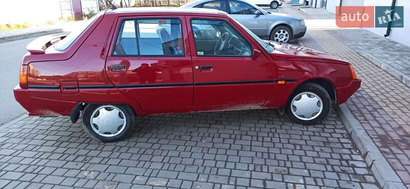 Лифтбек ЗАЗ 1103 Славута 2004 в Здолбунове фото 10 Лифтбек ЗАЗ 1103 Славута 2004 в Здолбунове