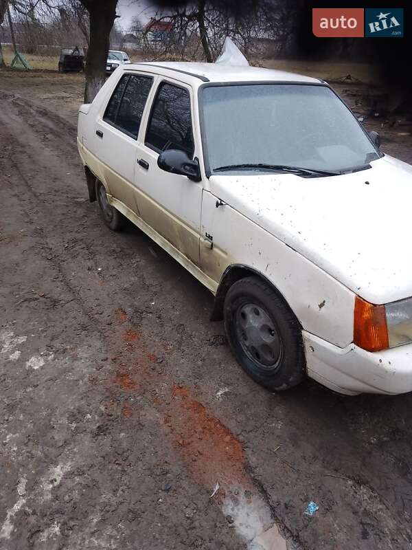 Лифтбек ЗАЗ 1103 Славута 2003 в Луцке