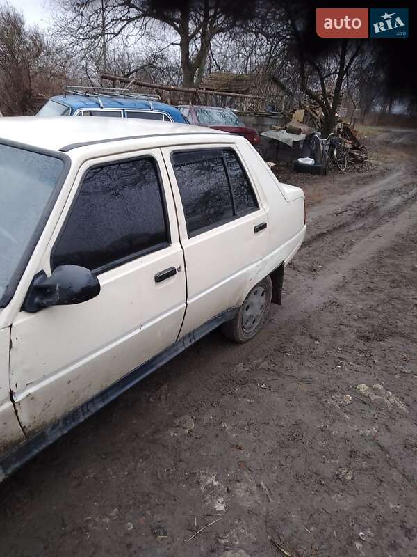 Лифтбек ЗАЗ 1103 Славута 2003 в Луцке