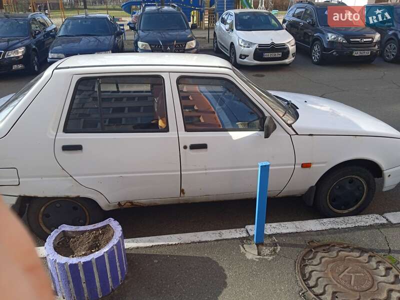 Ліфтбек ЗАЗ 1103 Славута 2007 в Києві фото 3 Ліфтбек ЗАЗ 1103 Славута 2007 в Києві