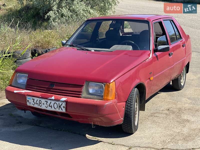 Лифтбек ЗАЗ 1103 Славута 2002 в 