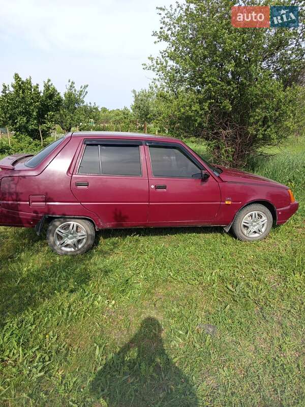 Лифтбек ЗАЗ 1103 Славута 2004 в Павлограде