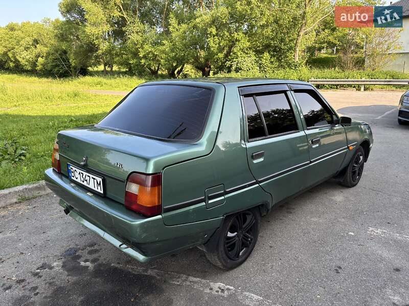 Лифтбек ЗАЗ 1103 Славута 2005 в Львове
