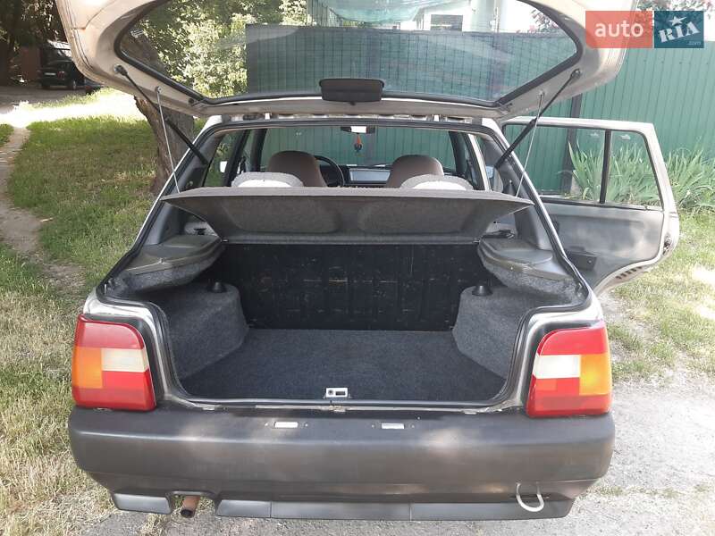 Лифтбек ЗАЗ 1103 Славута 1999 в Верхнеднепровске