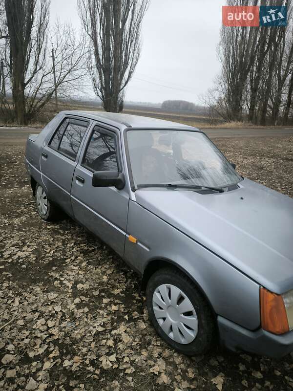 Лифтбек ЗАЗ 1103 Славута 2006 в Киеве