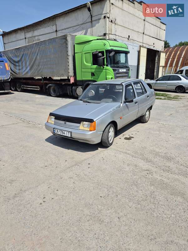Лифтбек ЗАЗ 1103 Славута 2005 в 